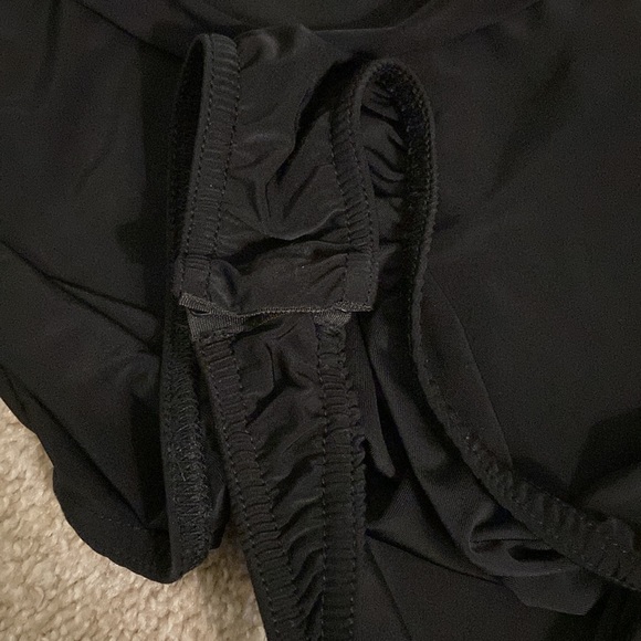 Missguided Black Slinky One Shoulder Bodysuit 2 - Picture 5 of 13